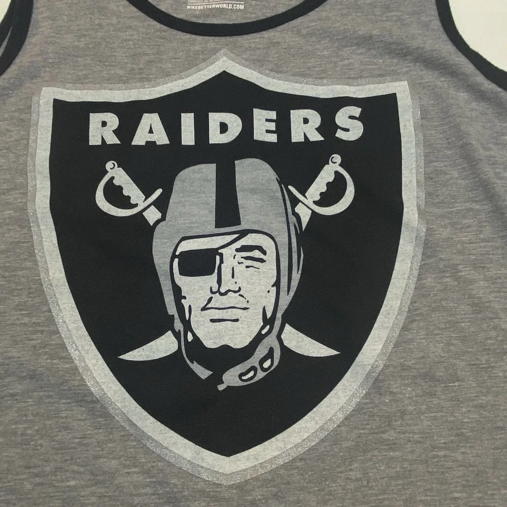 Oakland Las Vegas Raiders NFL Nike Tank Top Women Small Gray Sleeveless Shirt